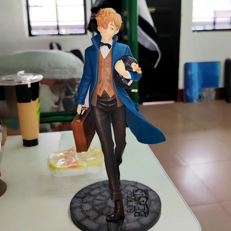 Figura de Newt Scamander con N - Interior Design House reseña y precio